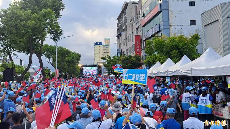 國民黨台東縣長參選人吳秀華今天下午辦總部成立造勢大會。（記者黃明堂攝）