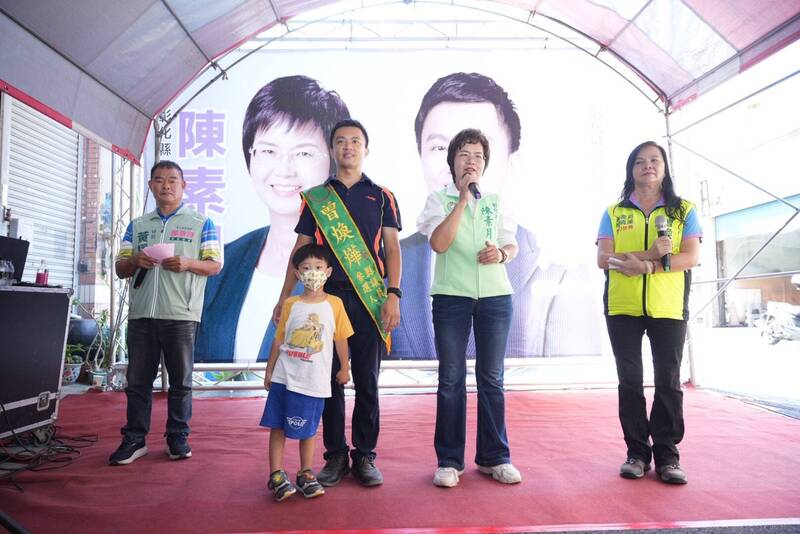 彰化議員參選人曾煥燁競總成立 5連霸賴清美變身麥克風手