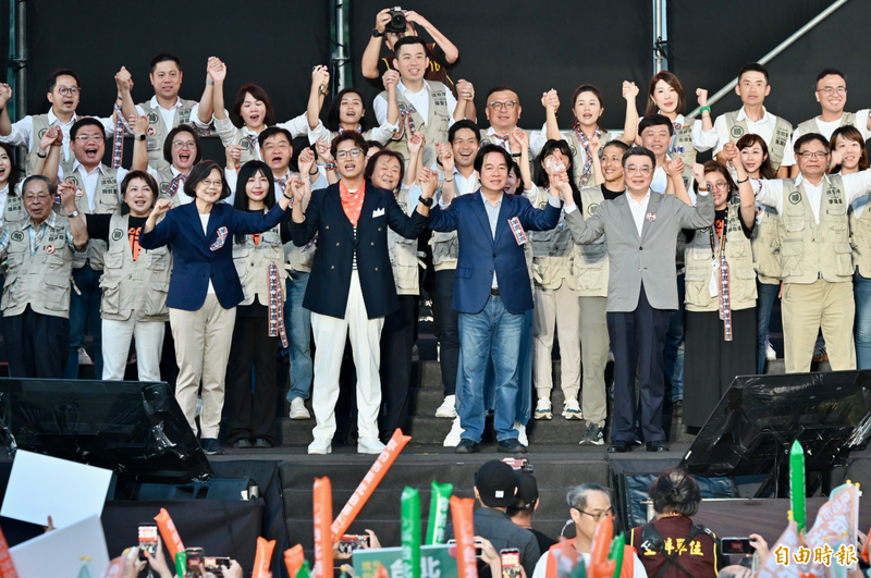 沈伯洋競總人潮滿溢直播5.7萬人在線 李四川尬場只有6人...