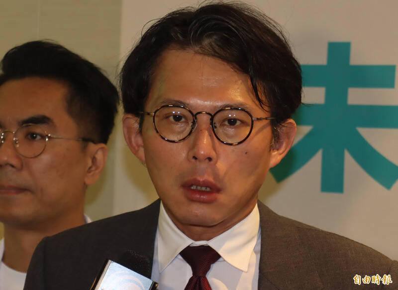 醫界連署回擊藍營將「毒品防治」污名化 黃國昌酸:沒基本識讀能力?