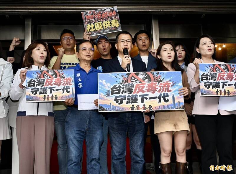 藍指控喊社區發毒品!沈伯洋斥造謠將提告 羅智強反嗆告2014年的你