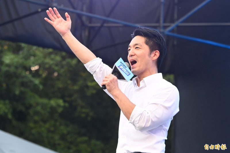 24小時狂湧50萬留言!蔣萬安臉書遭灌 網酸:開營利會削爛