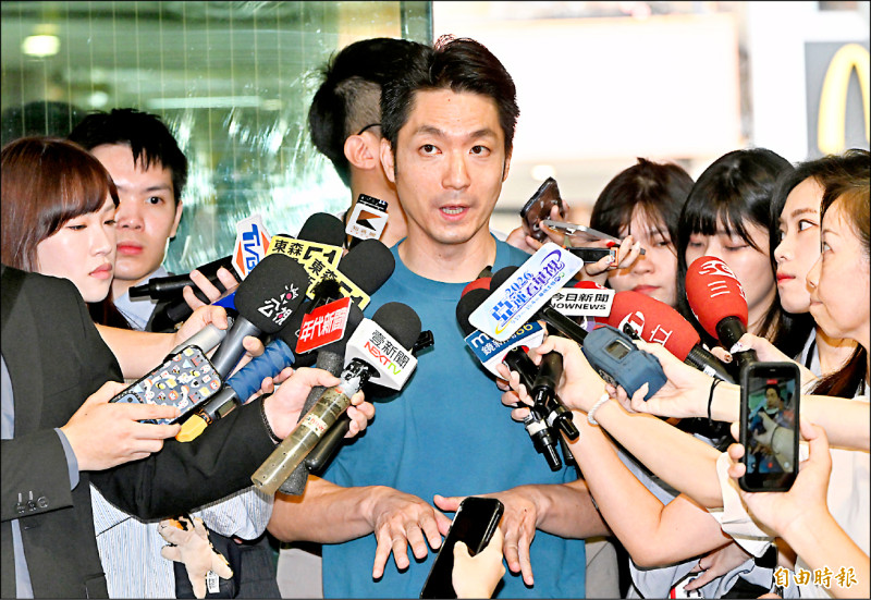 毒品防治議題》蔣萬安竟問沈伯洋:社區中心設哪? 給什麼毒?