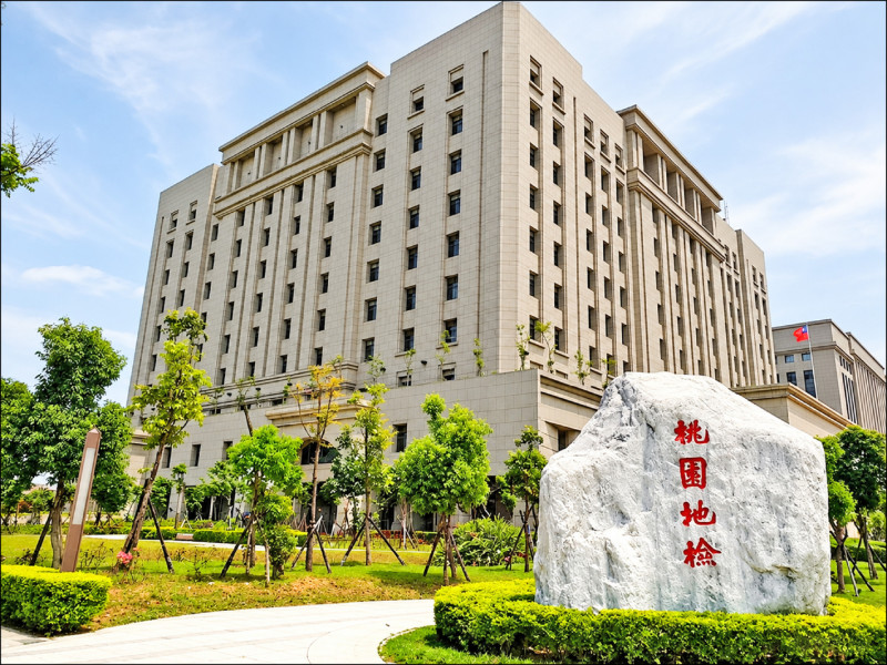 赴中當鄉長兼共諜 退役上尉父子起訴