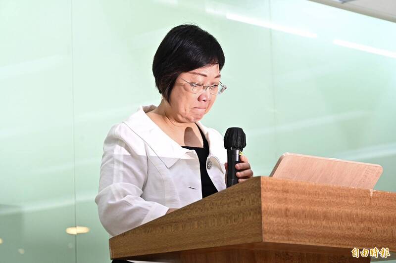 徐佳青辭僑委會委員長 時代力量:應明訂政務官家屬隨行規範