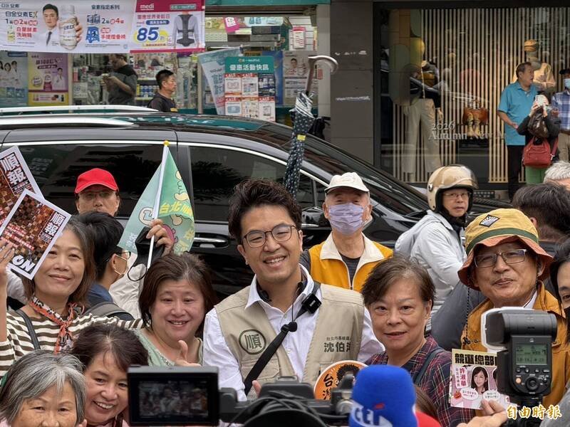 沈伯洋敷「3小時強效面膜」 親揭背後用意
