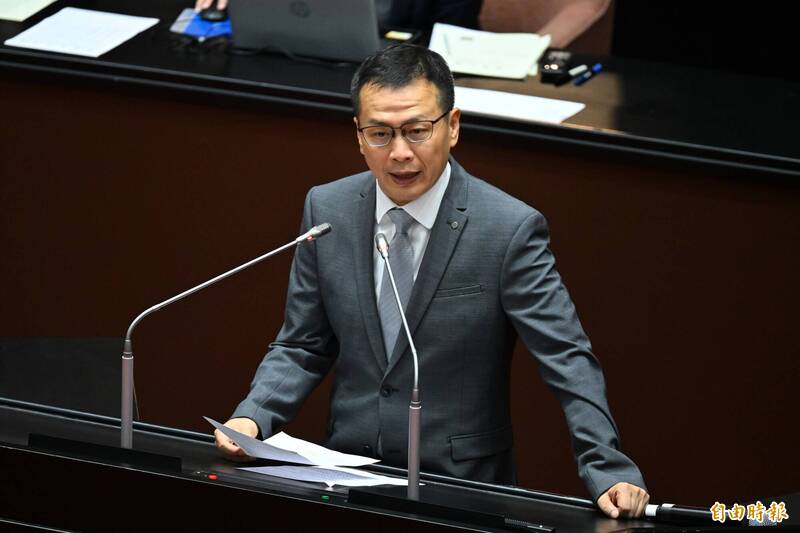 點名開轟1藍委 中國著名詩人:人類中很少看到這麼噁心的生物