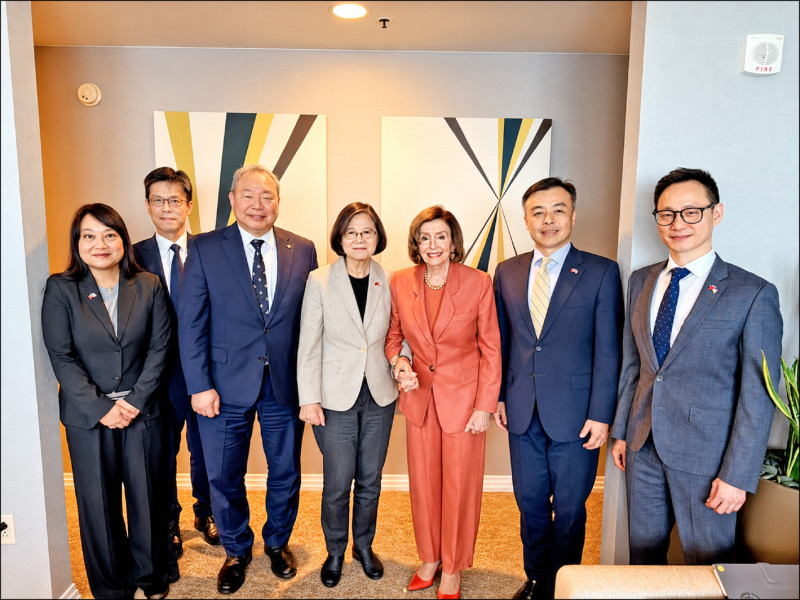 挽手同框 大讚蔡英文是美國摯友》裴洛西︰美國國會對台承諾 堅定不移