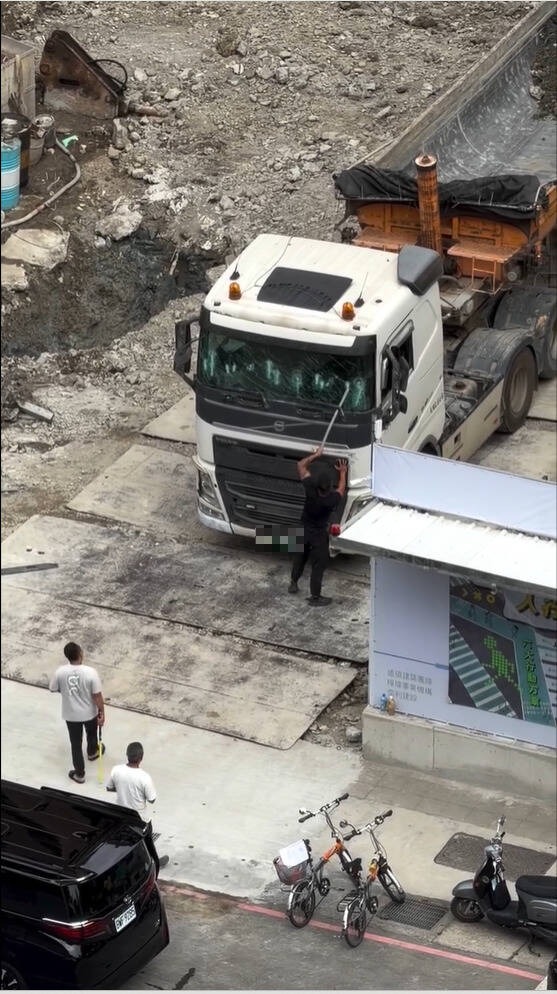 3惡煞光天化日闖三重工地砸車 被逮搪塞「不知道」送辦