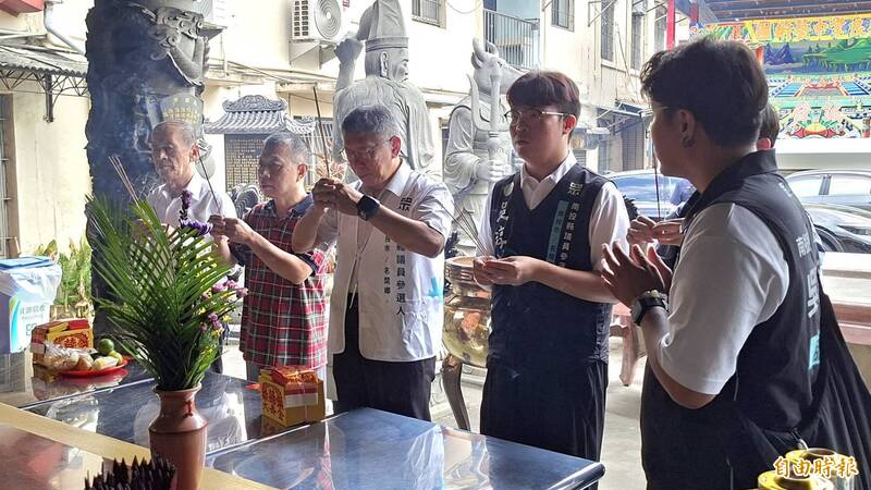 民眾當面諫言沈伯洋別當「柯文哲第二」 柯回應了