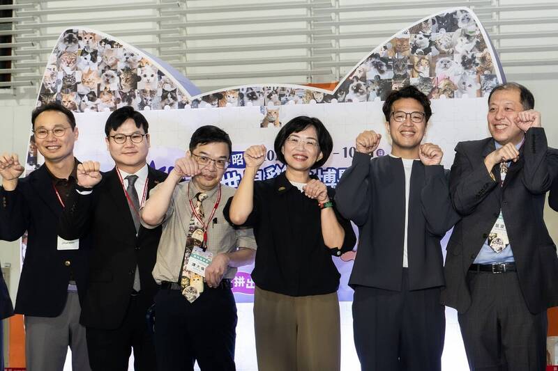 與沈伯洋同台出席貓咪博覽會 蘇巧慧重申寵物友善政見
