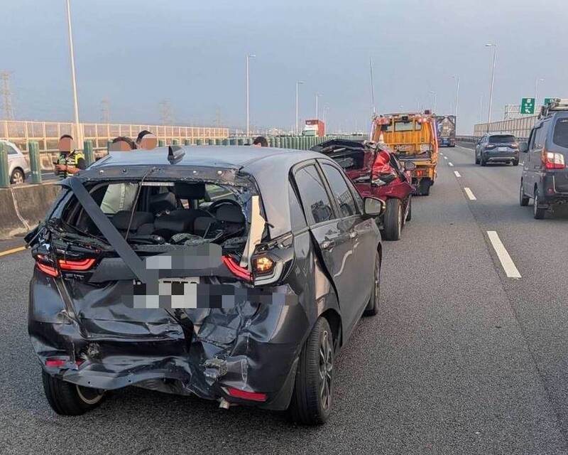 國3彰化段3車追撞 4人受傷送醫