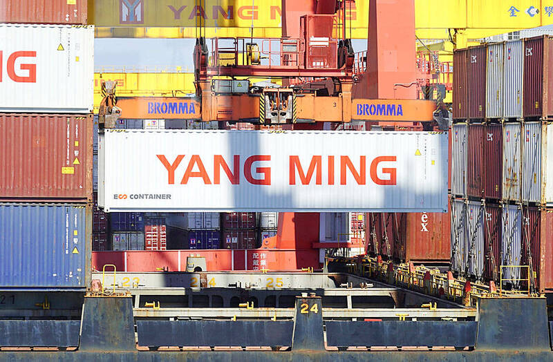 《TAIPEI TIMES》 Exports hit record amid AI demand