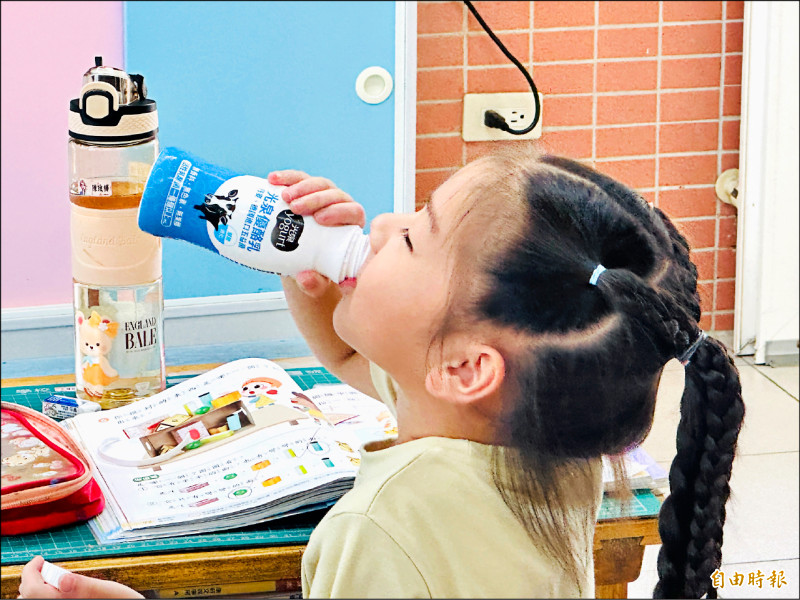東石3偏鄉國小 天天喝乳品好幸福