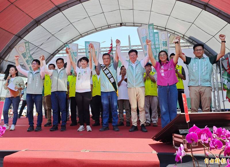 台南綠營議員苦戰區成立競總 賴清德賀電、陳亭妃授旗