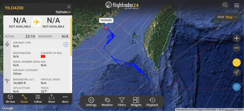 根據飛行軌跡圖顯示，代號「YILO4200」的共機於台灣西南空域活動。（軍事粉專提供）