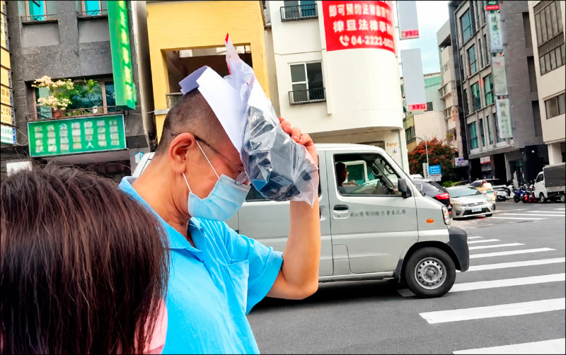 涉致癌油羈押3個月 4企業高層重金交保
