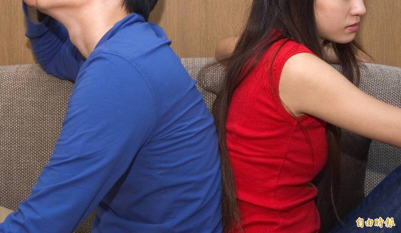 抽中吃到飽餐券轉售同事!女友開心分享卻因「這事」與男友鬧翻