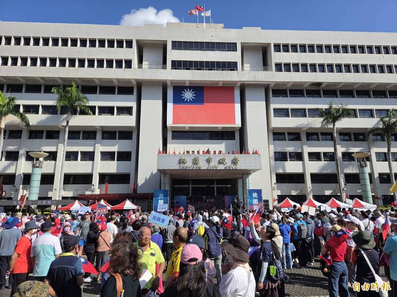 桃園市國慶升旗湧入4000人 郭子乾模仿張善政嗨翻全場
