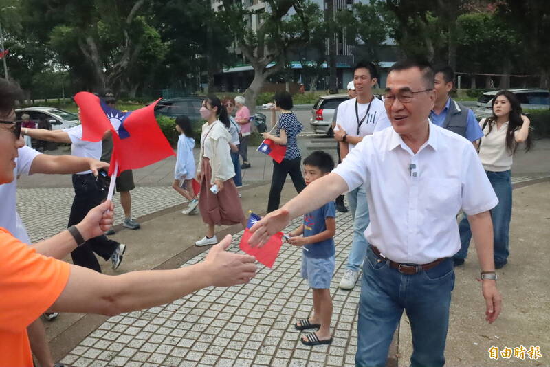 韓國瑜稱新北選情煮到100度 李四川掃街回應了