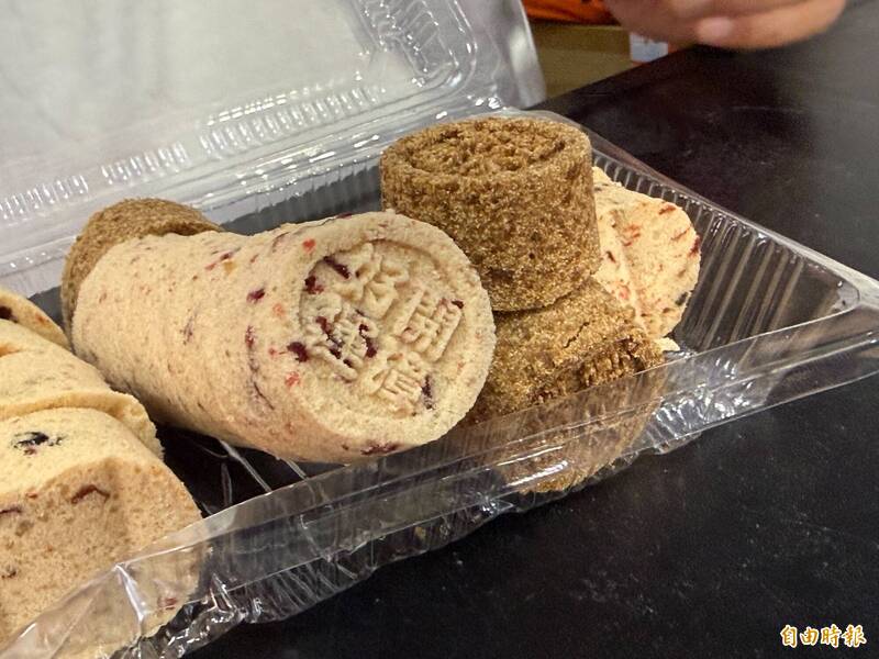林國漳挺公益辦捐血 百年餅舖特製「好運開漳」糕力挺