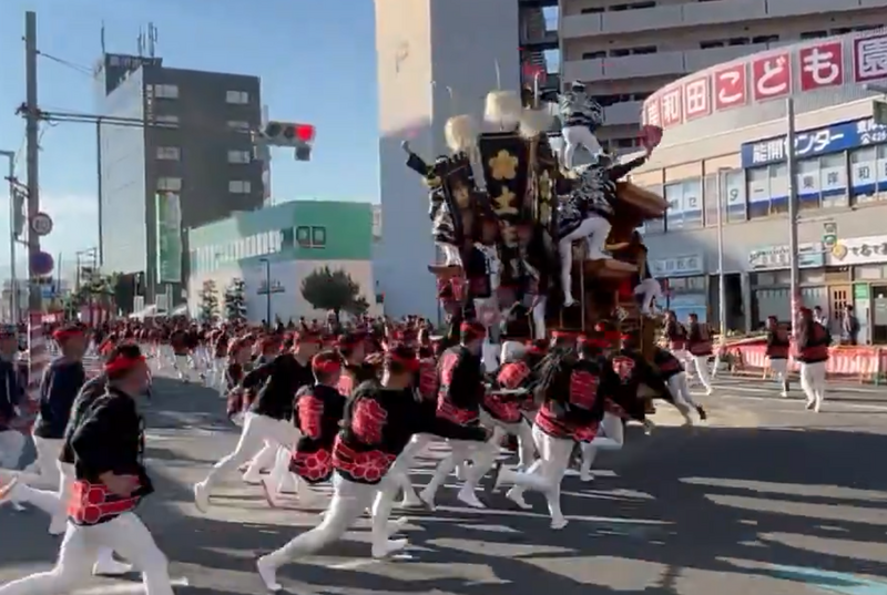 日本大阪地車祭驚傳翻覆事故 釀1死9傷