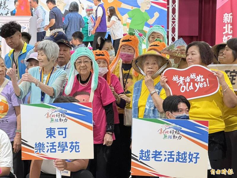 新北日照中心拚「像超商一樣多」 侯友宜推智慧復能