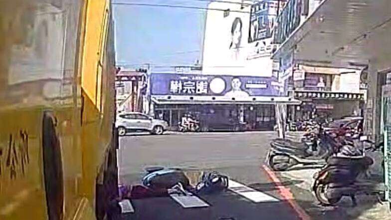 憾！彰化市73歲女騎士命喪轉彎垃圾車輪下 離住家僅100公尺