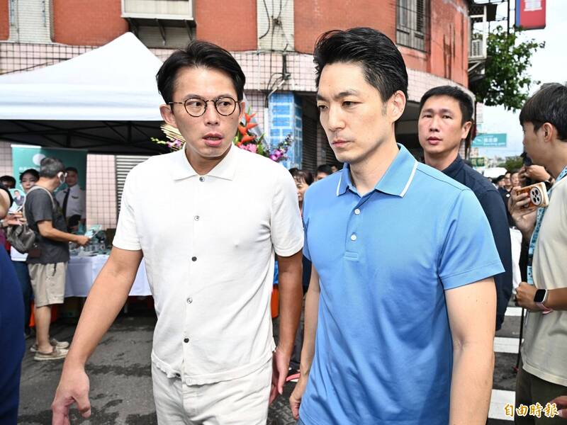 黃國昌曝蔣萬安「主動求上直播」 四叉貓:就是不爽上王偉忠趙少康