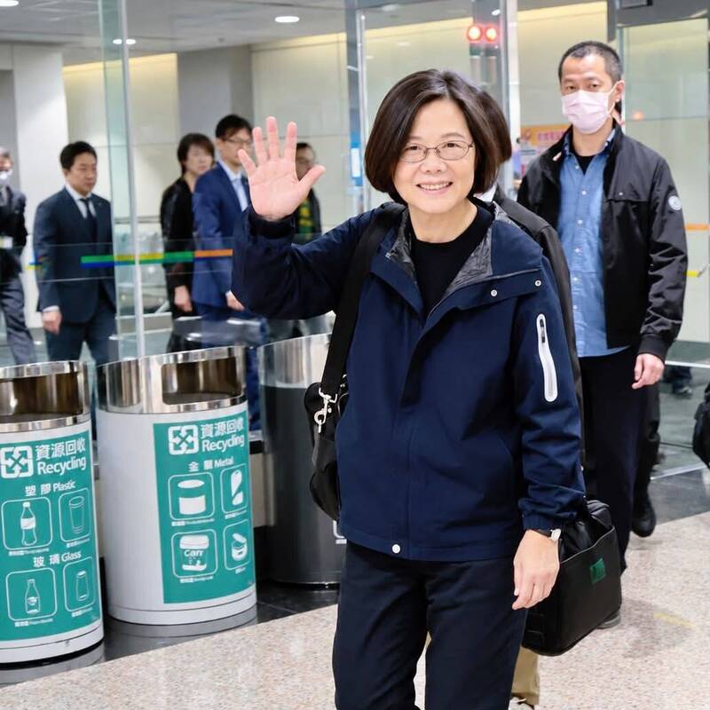 前總統蔡英文結束訪美行程，今天清晨返抵國門。（圖擷取自蔡英文臉書）