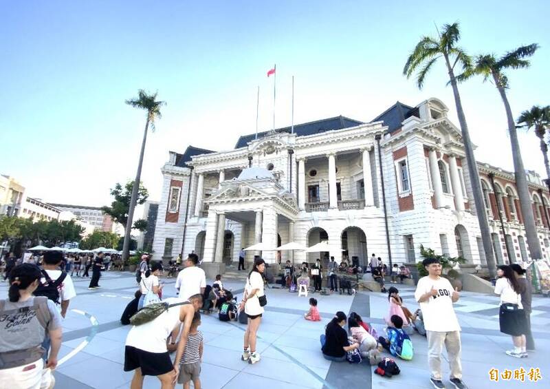 百年台中州廳開幕辦「市長邀請展」 綠議員狠批「蹭」要有高度