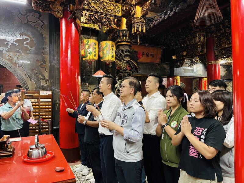 白沙屯媽祖贊境竹北1週年 鄭朝方、林啟賢、曾聖凱等昨拱天宮參香