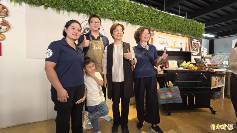 「賣魚吹冷氣」不是夢!軟體工程師把早市魚攤 變5星級生鮮超市