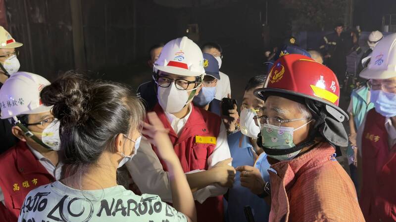 [新聞] 廢棄物達5公尺高！高雄岡山綠能公司大火 - 八卦 - PTT.BEST 批踢踢爆文 3