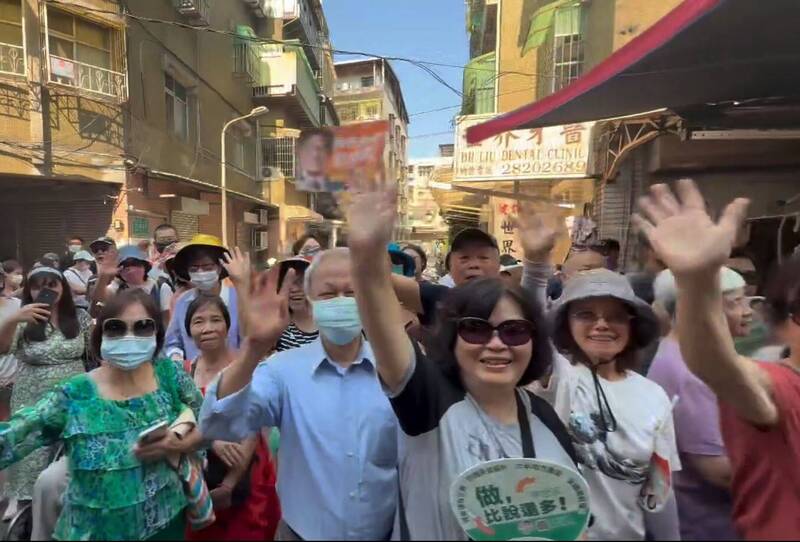 不只年輕人登船! 北投自強市場湧入大批壯世代挺「洋流」