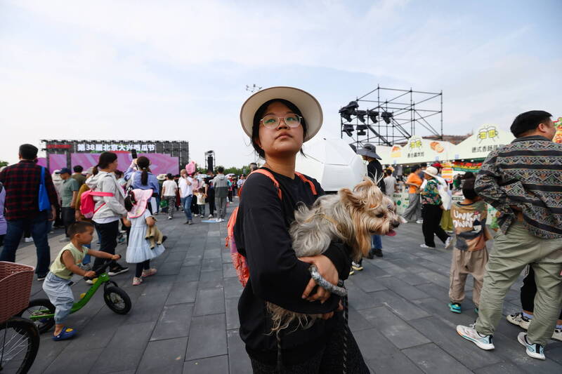 杭州白天禁遛狗惹議 挨轟30年舊規與時代脫節