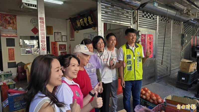 掃街板橋湳興市場 蘇巧慧再提推動浮洲數位軟體新創園區