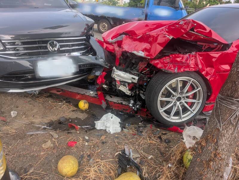 台南關廟3車連環撞1死2傷 載文旦小貨車駕駛送醫不治