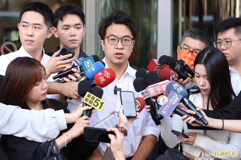 沈伯洋全家個資早已外洩? 週刊曝中共三波跨國鎮壓手法