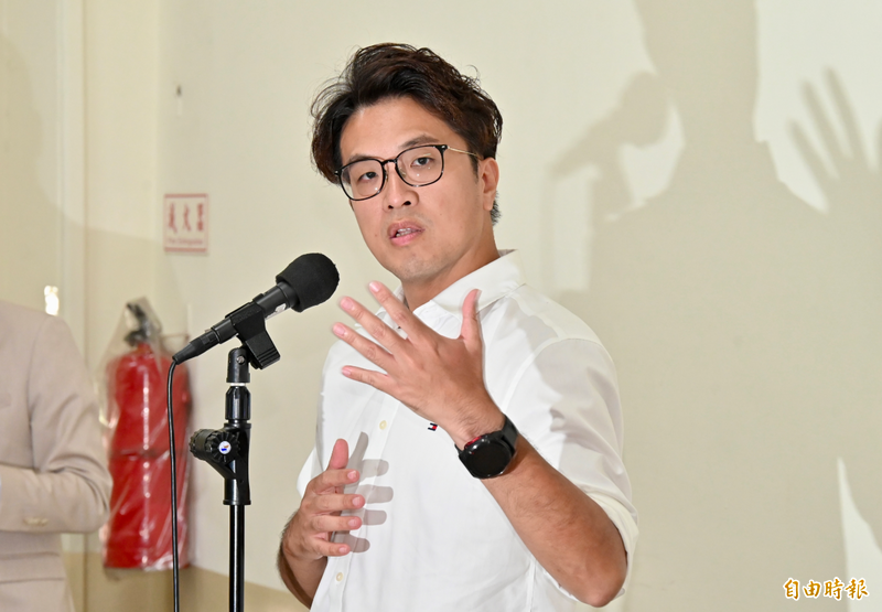 沈伯洋父遭控撈紅錢 周偉航看沈父經營模式:是中國賺台獨錢!