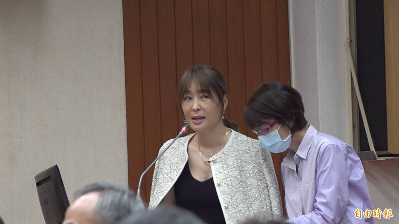 批賈永婕穿著被罵翻!賴惠員發文解釋沒道歉 慘遭上千留言灌爆