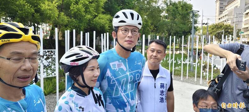黃國昌今晚同框蔣萬安! 笑稱「彼此都很忙」 輕鬆直球問大事