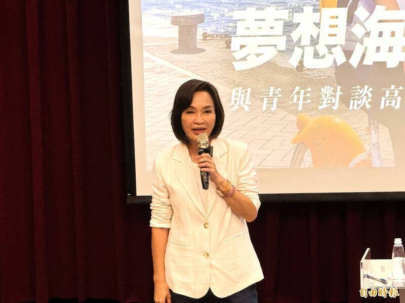 柯志恩出席青年論壇被問「遵從黨意」 尹立批難道高雄發展要排在「黨意」之後?