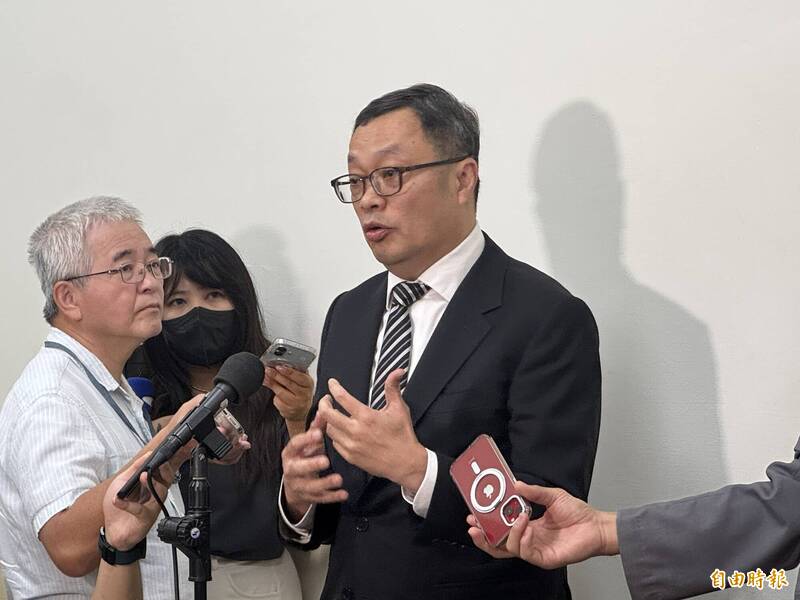駐馬紹爾大使「國慶抬轎」傳請辭 外交部:在外言行要合乎紀律