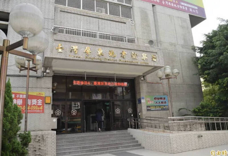 拿威士忌、月餅賄選!屏東車城鄉代候選人收押禁見