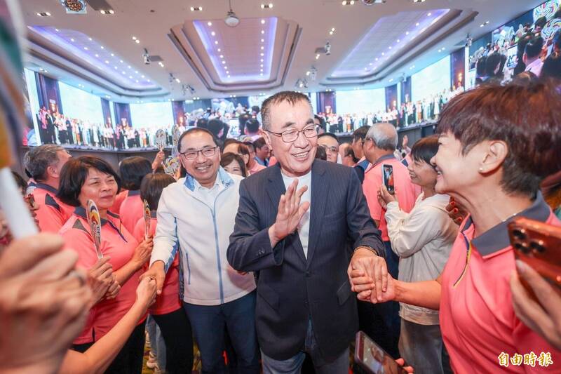 新北彰化同鄉總會席開百桌 總會長率全場高喊李四川凍蒜