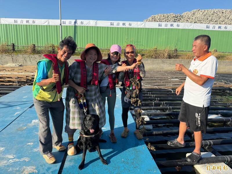 視障騎士環台抵台南 四鯤鯓竹筏生態之旅留感動