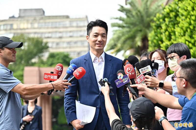 蔣萬安稱黃仁勳專機停桃園、到台北僅36分鐘 網酸爆:都不會塞車?