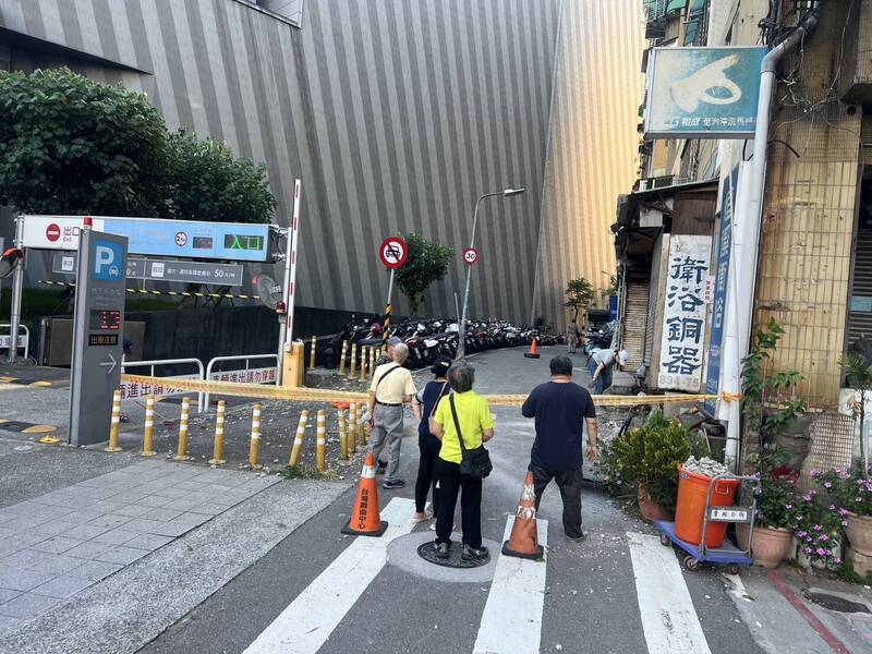 警方封锁现场。（记者王冠仁翻摄）