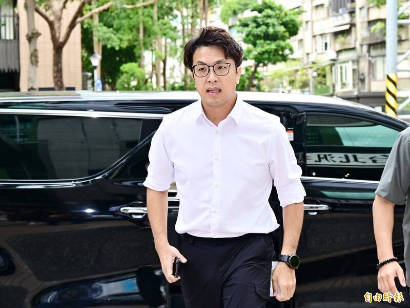蔣萬安批條通裝車架、廊什麼帶 沈伯洋:回應市民怎會跟ㄎㄧㄤ有關
